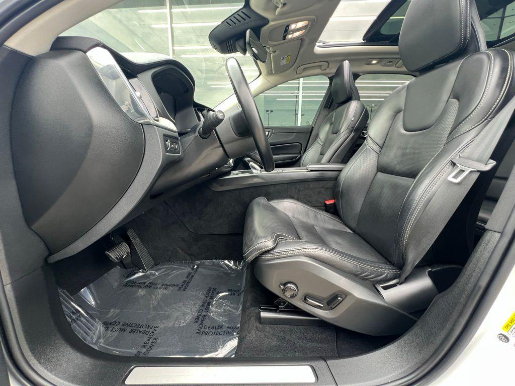 used 2022 Volvo XC60 Recharge Plug-In Hybrid car, priced at $34,900