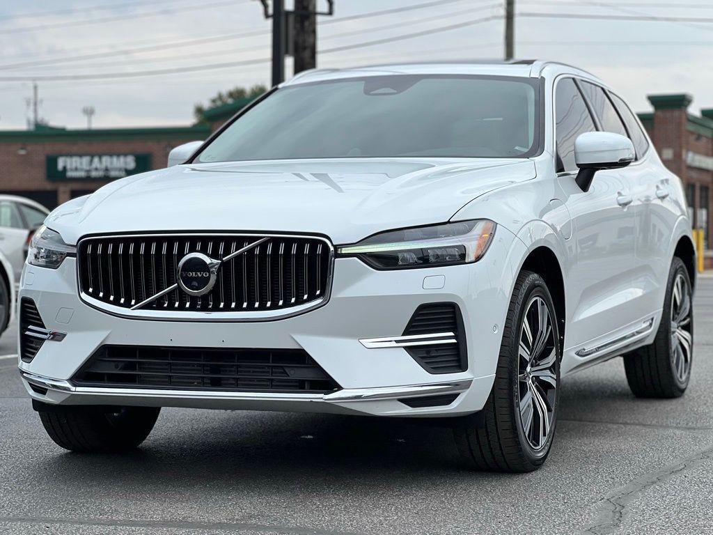 used 2022 Volvo XC60 Recharge Plug-In Hybrid car, priced at $34,900