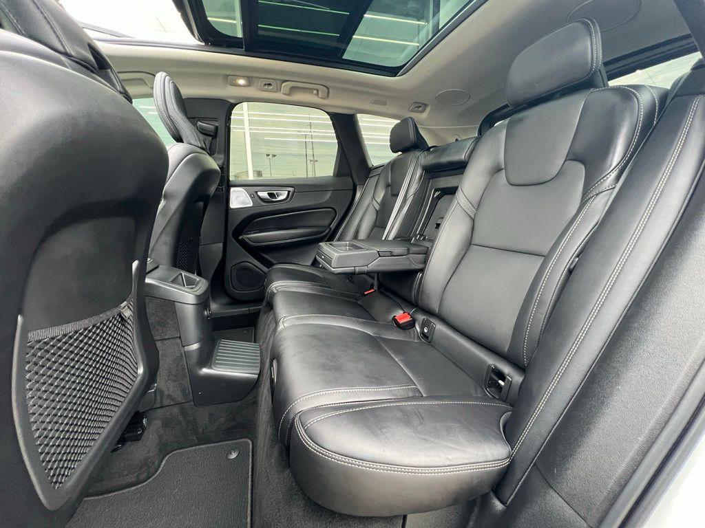 used 2022 Volvo XC60 Recharge Plug-In Hybrid car, priced at $34,900