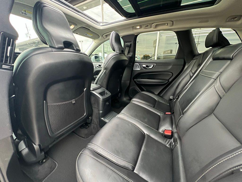 used 2022 Volvo XC60 Recharge Plug-In Hybrid car, priced at $34,900