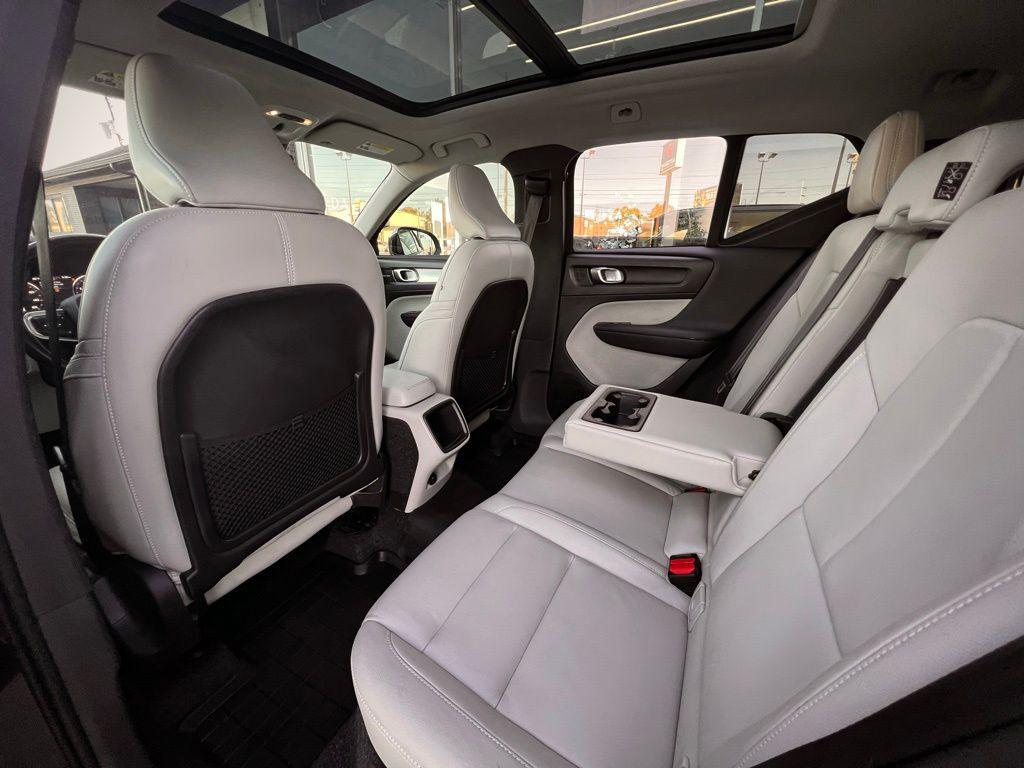 used 2019 Volvo XC40 car, priced at $17,700