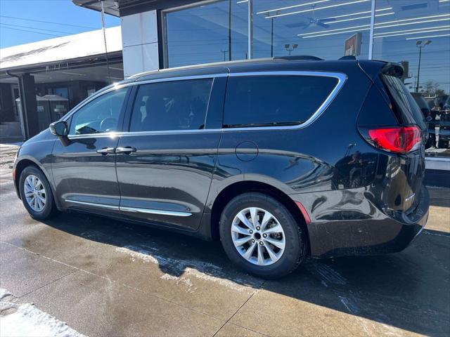 used 2017 Chrysler Pacifica car, priced at $14,750