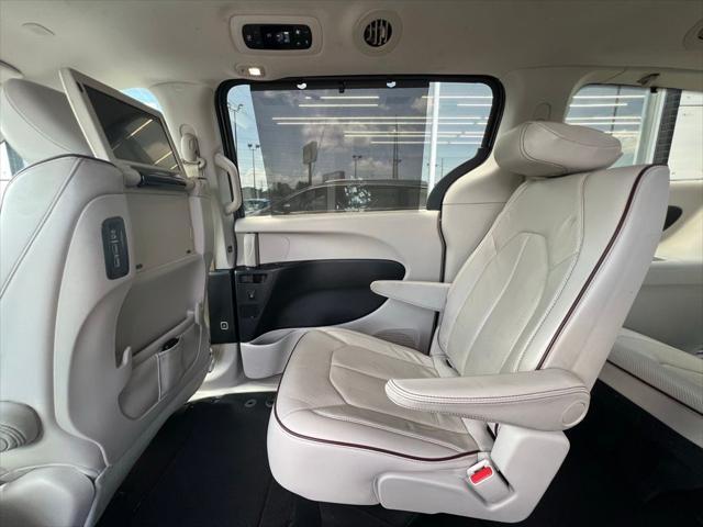 used 2017 Chrysler Pacifica car, priced at $14,500