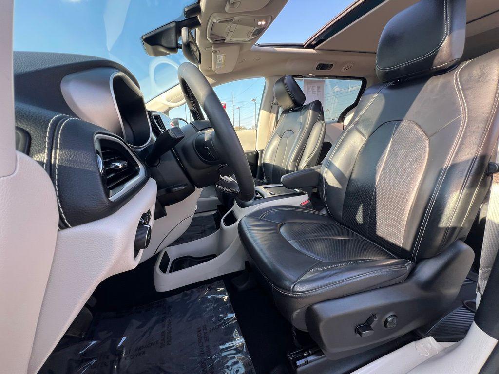 used 2022 Chrysler Pacifica car, priced at $21,400