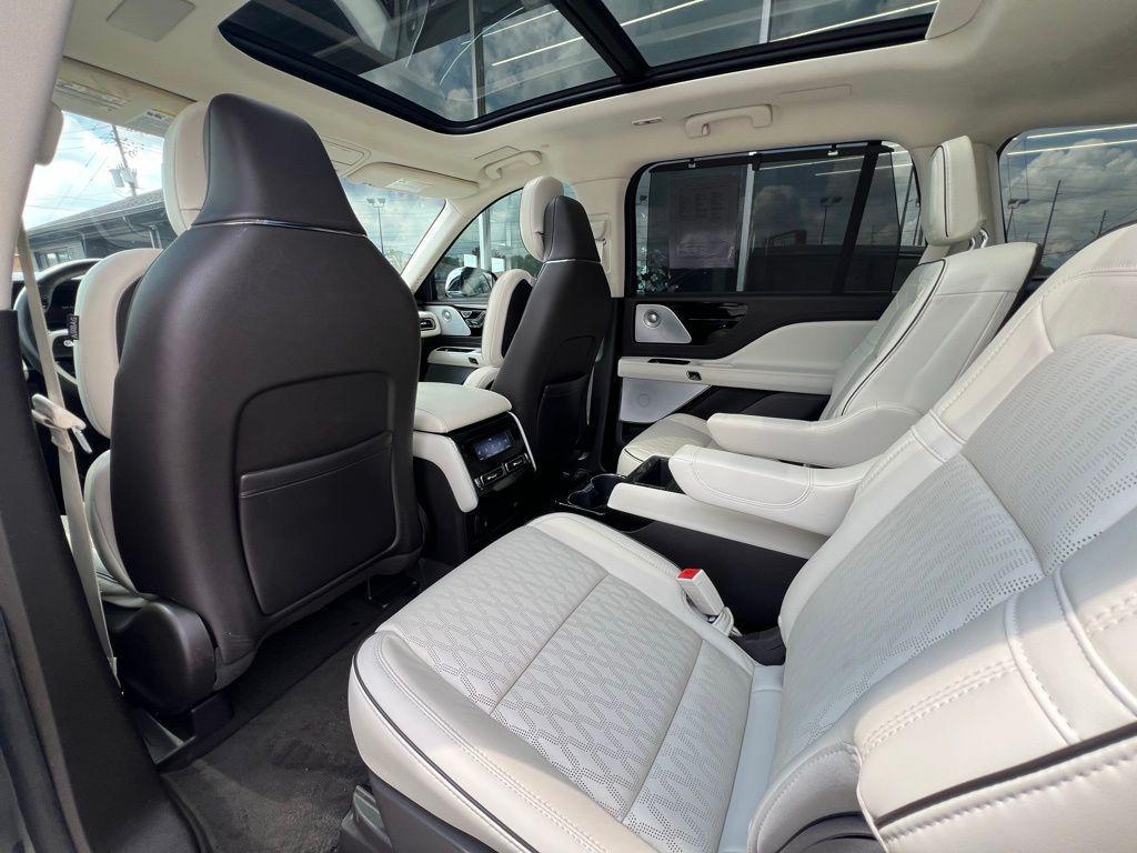 used 2022 Lincoln Aviator car, priced at $41,500