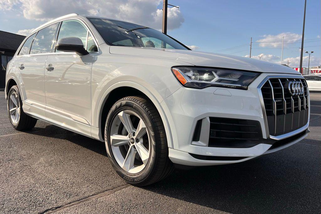 used 2023 Audi Q7 car, priced at $38,500