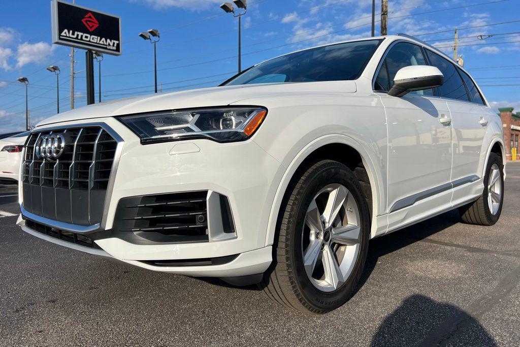 used 2023 Audi Q7 car, priced at $38,500