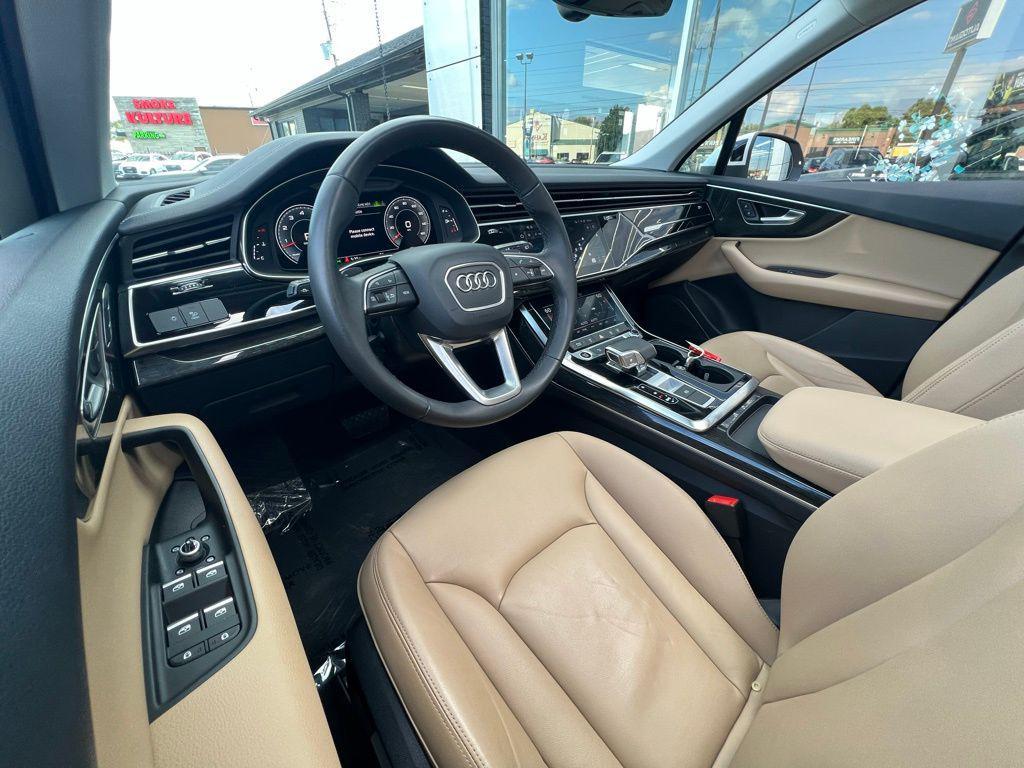 used 2023 Audi Q7 car, priced at $38,500