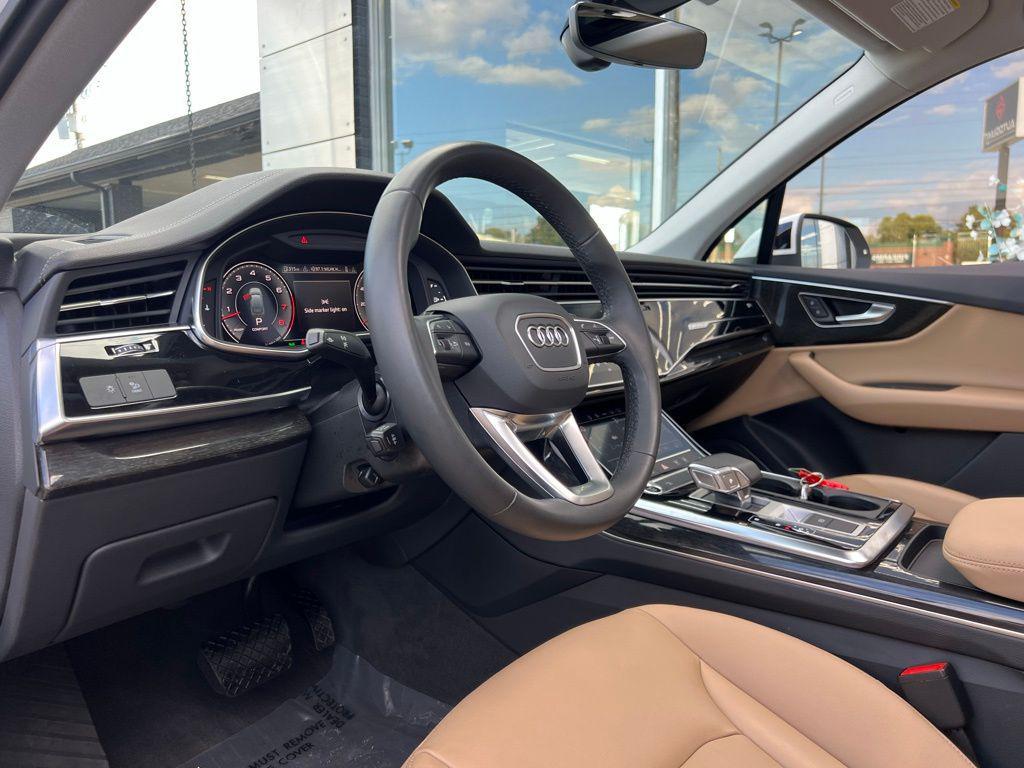 used 2023 Audi Q7 car, priced at $38,500