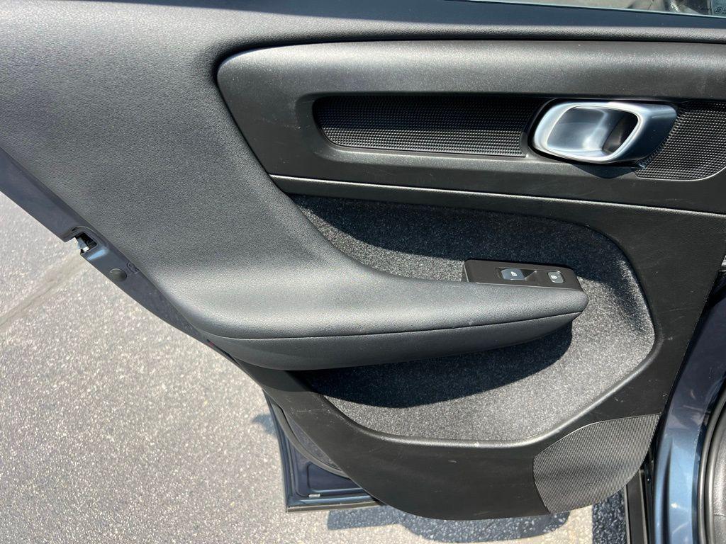 used 2021 Volvo XC40 car, priced at $17,000