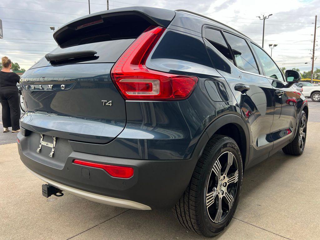 used 2021 Volvo XC40 car, priced at $17,000