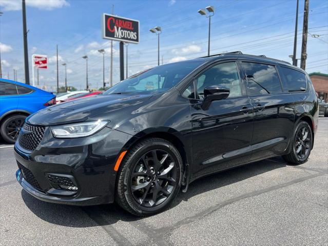 used 2023 Chrysler Pacifica car, priced at $32,495