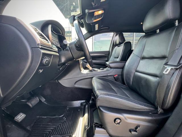used 2017 Jeep Grand Cherokee car, priced at $15,500
