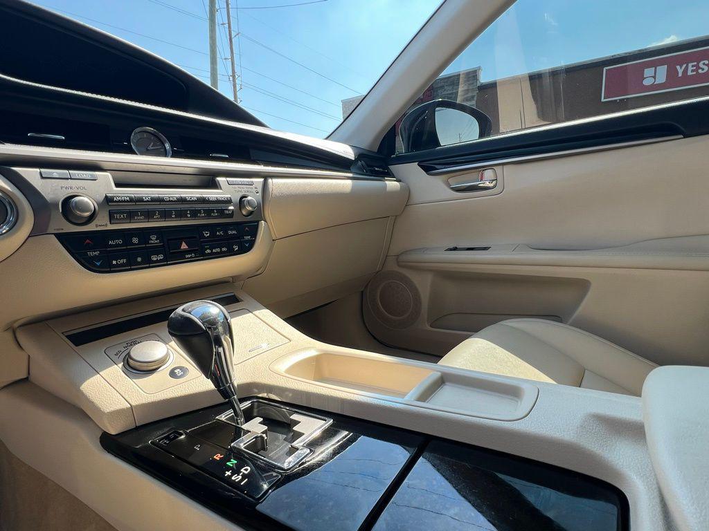 used 2014 Lexus ES 350 car, priced at $15,500