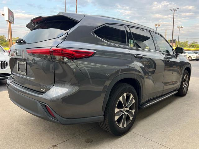 used 2022 Toyota Highlander car, priced at $34,000