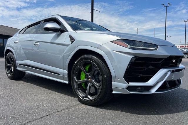 used 2022 Lamborghini Urus car, priced at $199,995