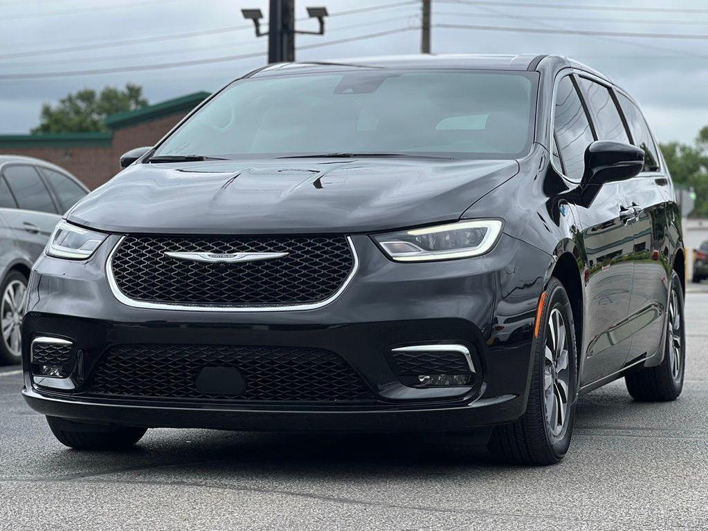 used 2022 Chrysler Pacifica Hybrid car, priced at $26,500