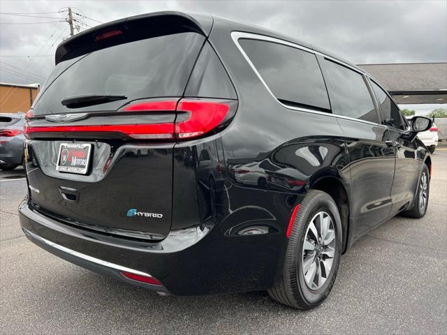 used 2022 Chrysler Pacifica Hybrid car, priced at $27,500