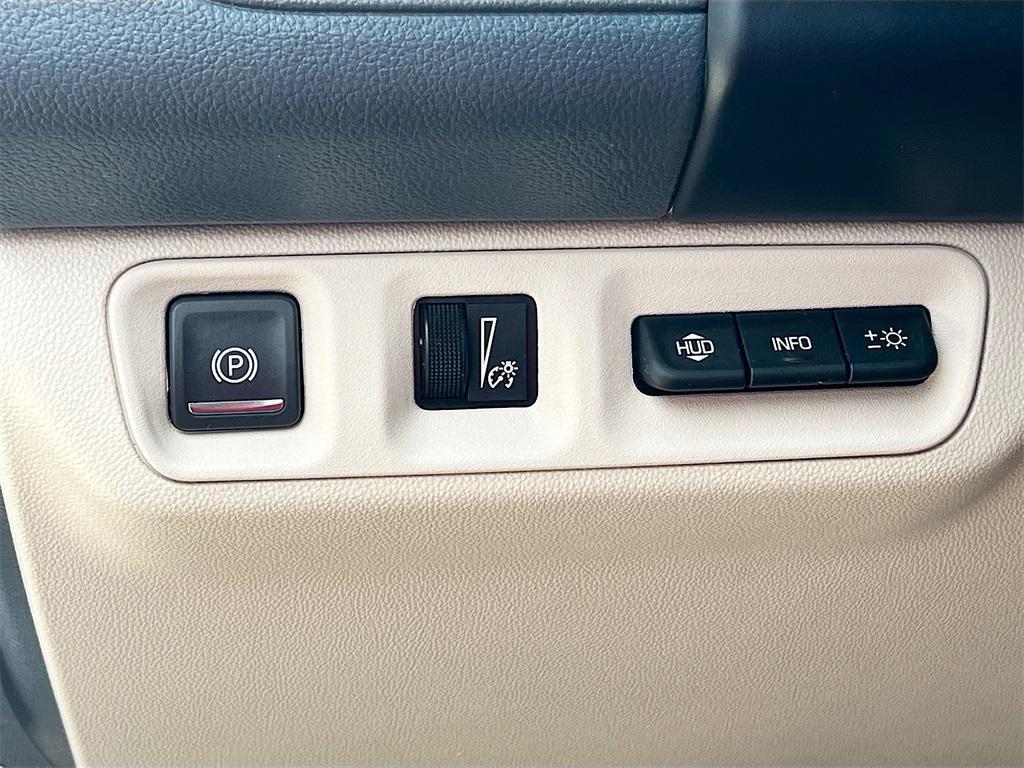 used 2022 GMC Acadia car, priced at $27,200