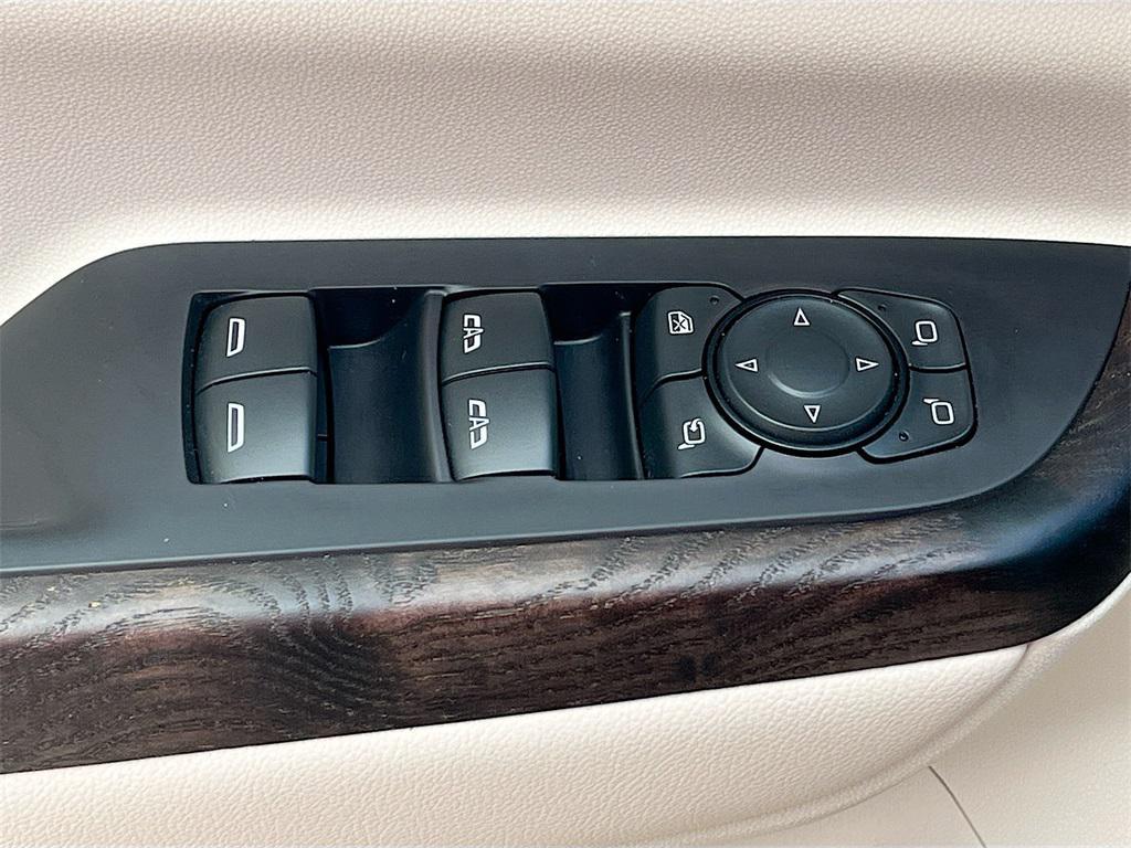 used 2022 GMC Acadia car, priced at $27,200