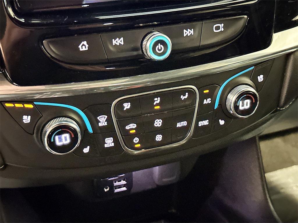 used 2023 Chevrolet Traverse car, priced at $34,800