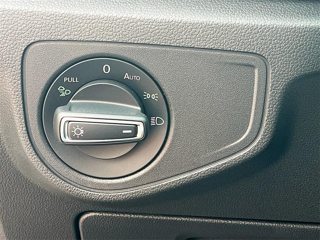 used 2020 Volkswagen Atlas Cross Sport car, priced at $21,000