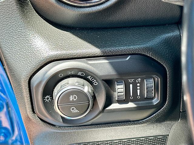 used 2022 Jeep Gladiator car, priced at $27,100