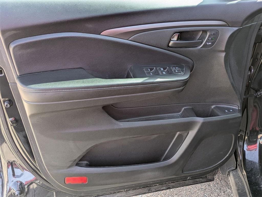 used 2023 Honda Passport car, priced at $27,000