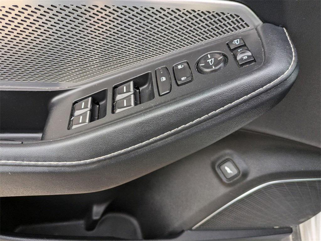 used 2022 Acura MDX car, priced at $29,700