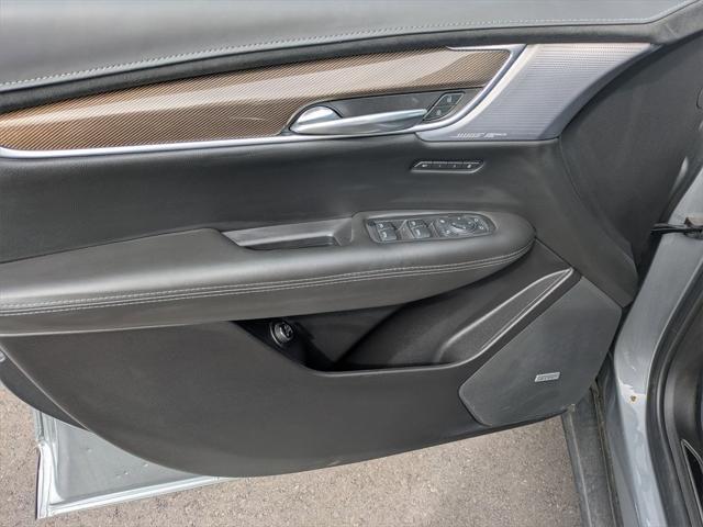 used 2024 Cadillac XT5 car, priced at $37,400