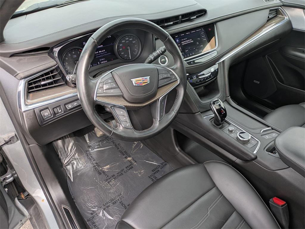 used 2024 Cadillac XT5 car, priced at $35,000