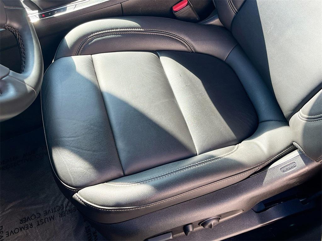 used 2023 Chevrolet Traverse car, priced at $31,900