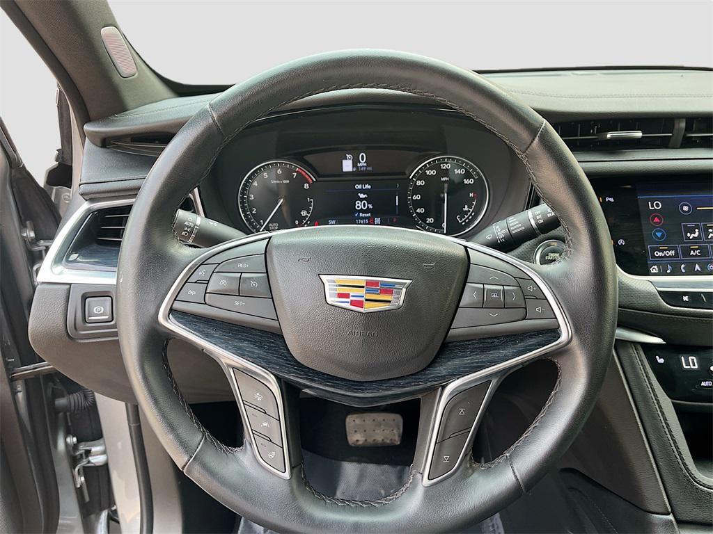used 2024 Cadillac XT5 car, priced at $38,000
