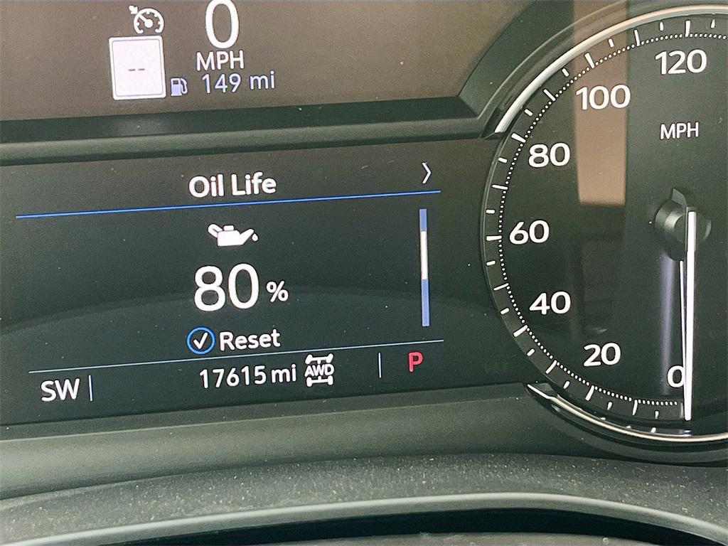 used 2024 Cadillac XT5 car, priced at $38,000