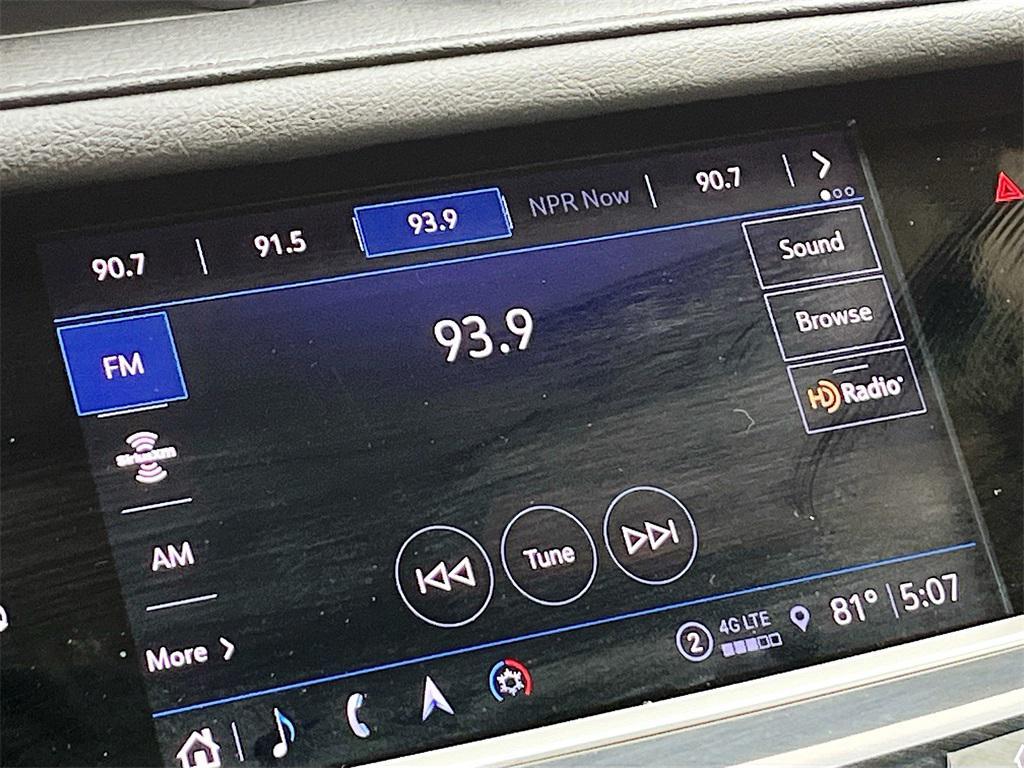 used 2024 Cadillac XT5 car, priced at $38,000