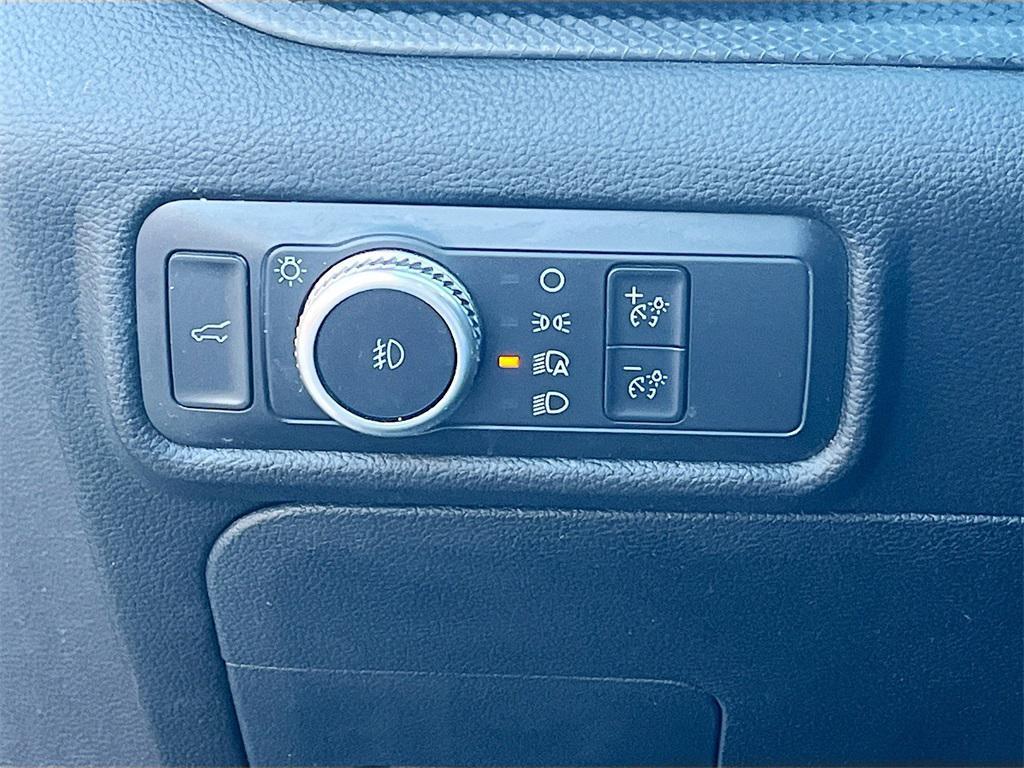 used 2022 Ford Explorer car, priced at $31,900