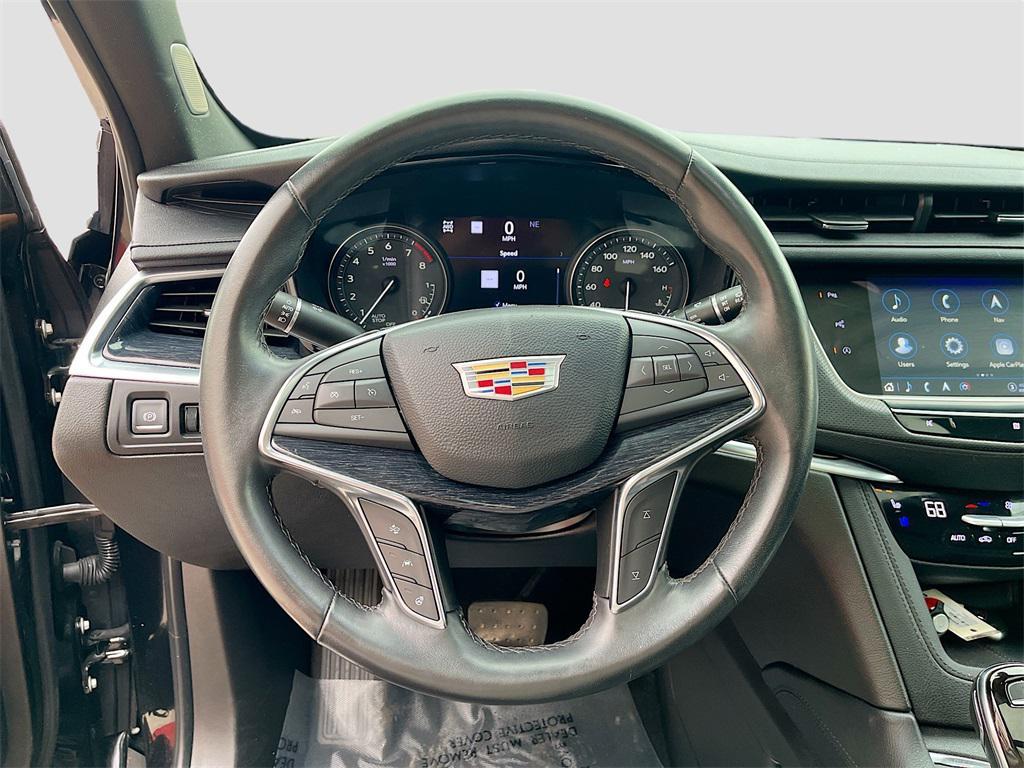 used 2021 Cadillac XT5 car, priced at $27,800