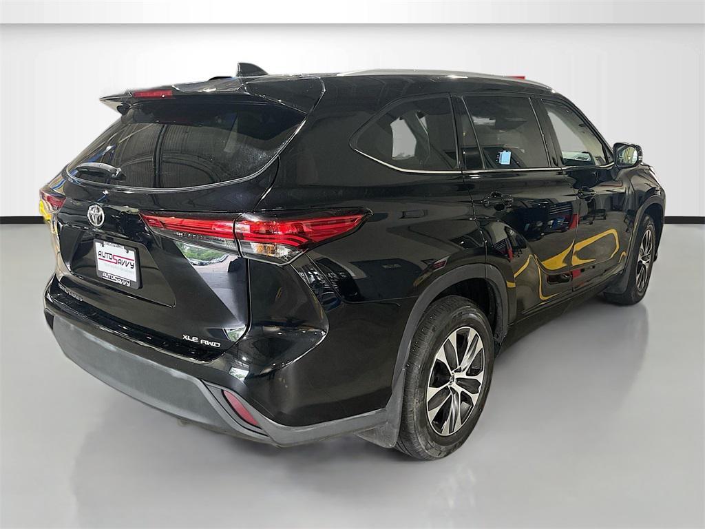used 2022 Toyota Highlander car, priced at $32,600