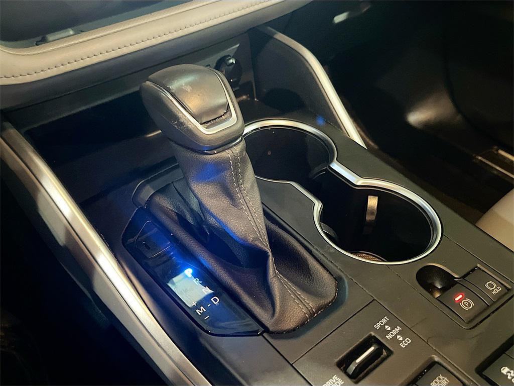 used 2022 Toyota Highlander car, priced at $32,600