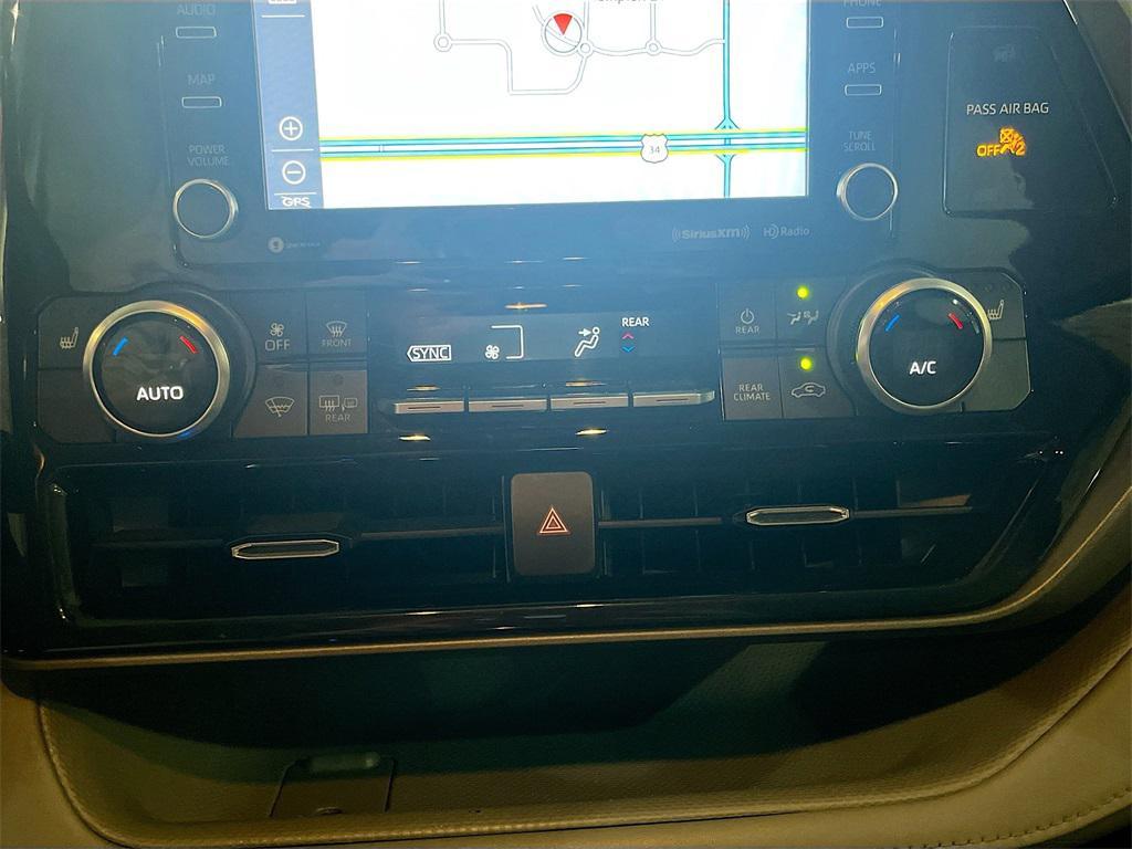 used 2022 Toyota Highlander car, priced at $32,600