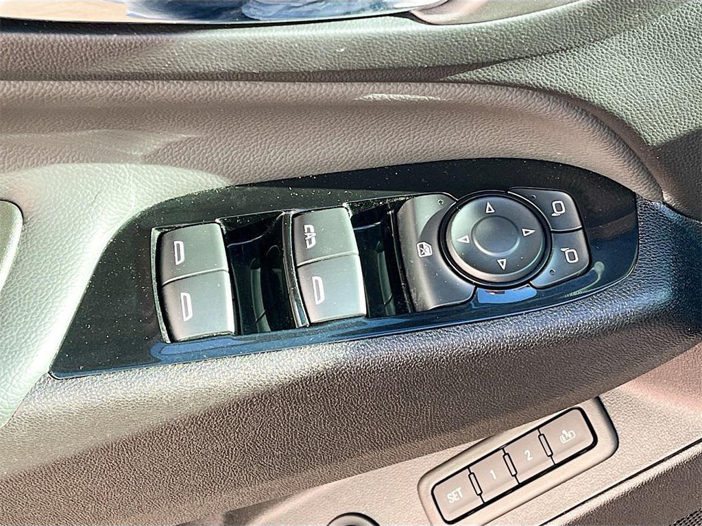 used 2024 Chevrolet Equinox car, priced at $26,400