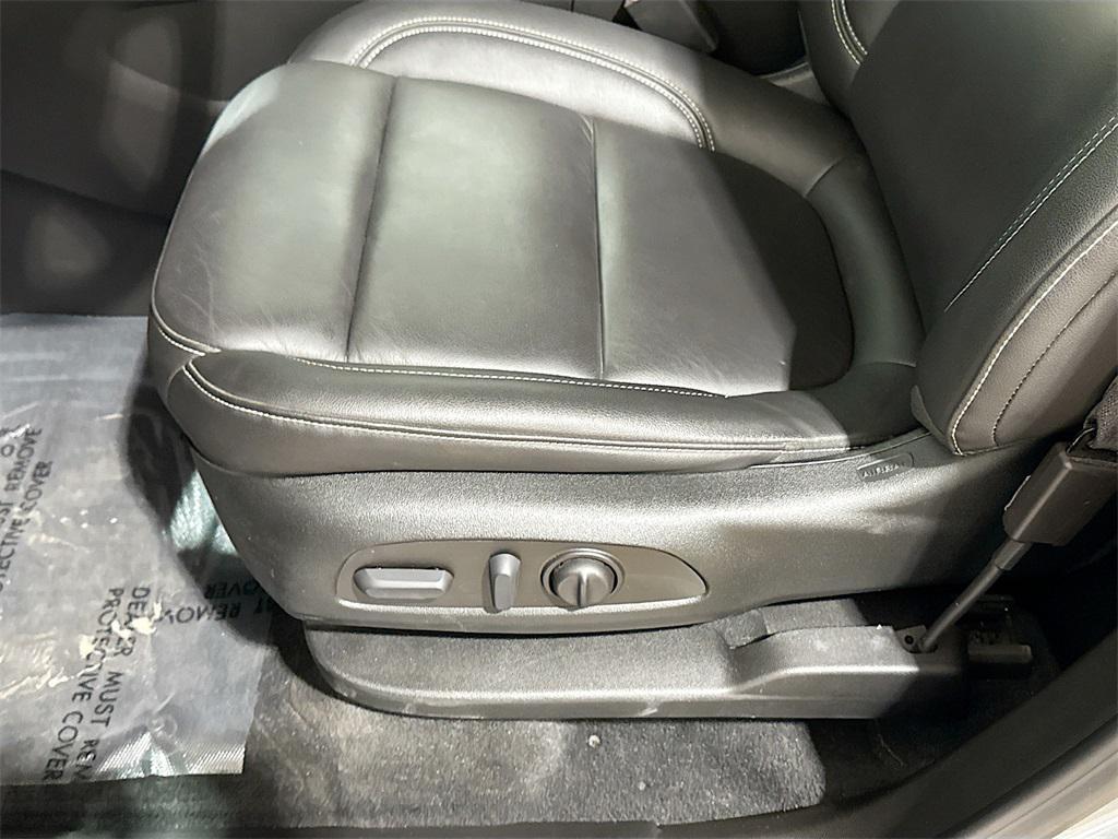 used 2023 Chevrolet Traverse car, priced at $29,500