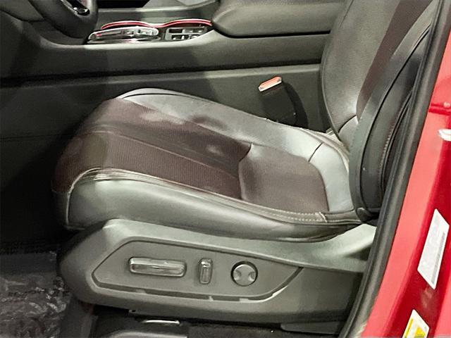 used 2025 Honda Pilot car, priced at $43,800