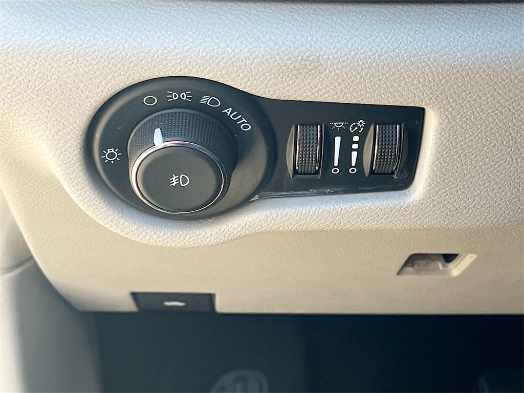 used 2023 Chrysler Pacifica car, priced at $24,200