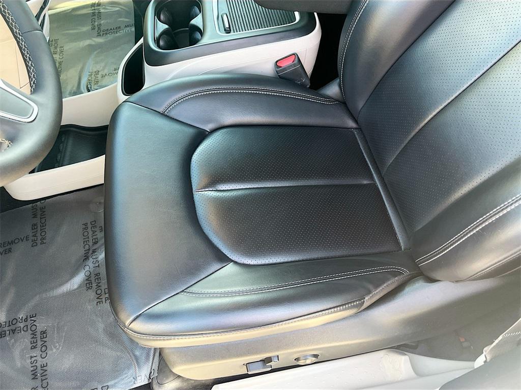 used 2023 Chrysler Pacifica car, priced at $24,200