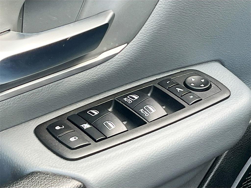 used 2022 Ram 1500 car, priced at $33,000