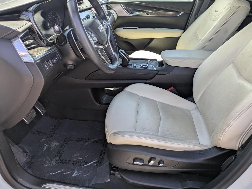 used 2022 Cadillac XT5 car, priced at $31,000