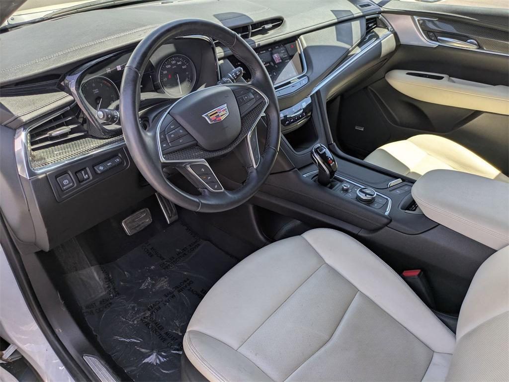 used 2022 Cadillac XT5 car, priced at $31,000
