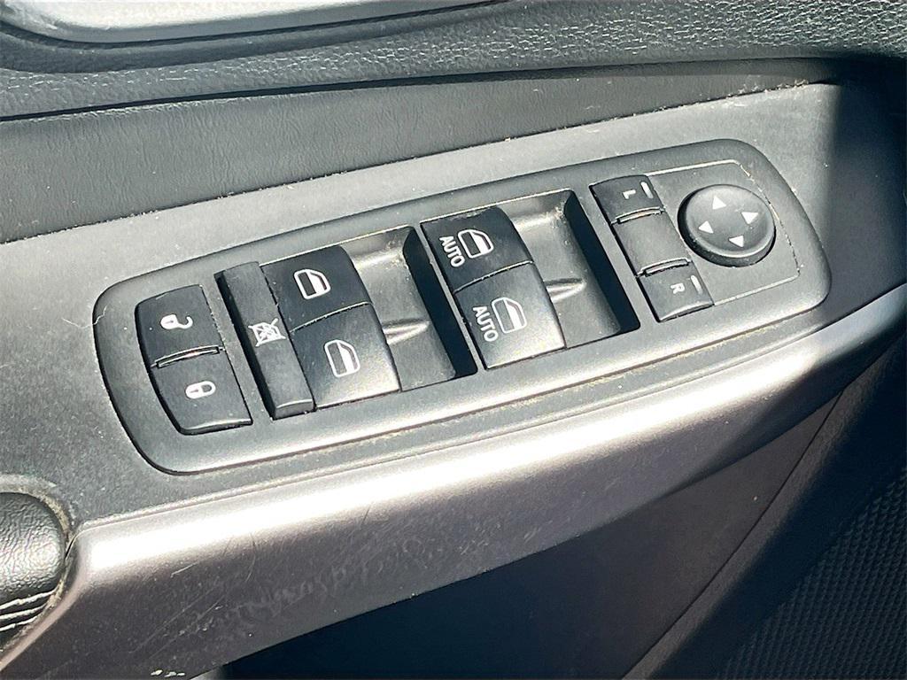 used 2019 Jeep Cherokee car, priced at $10,500