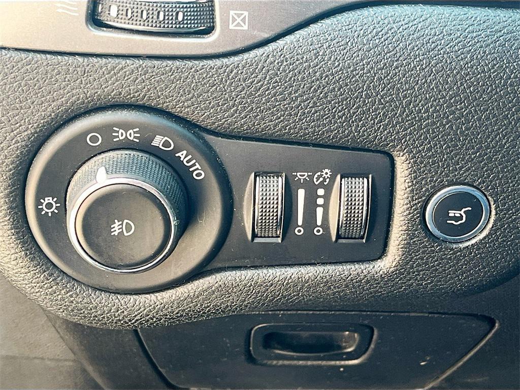 used 2019 Jeep Cherokee car, priced at $10,500